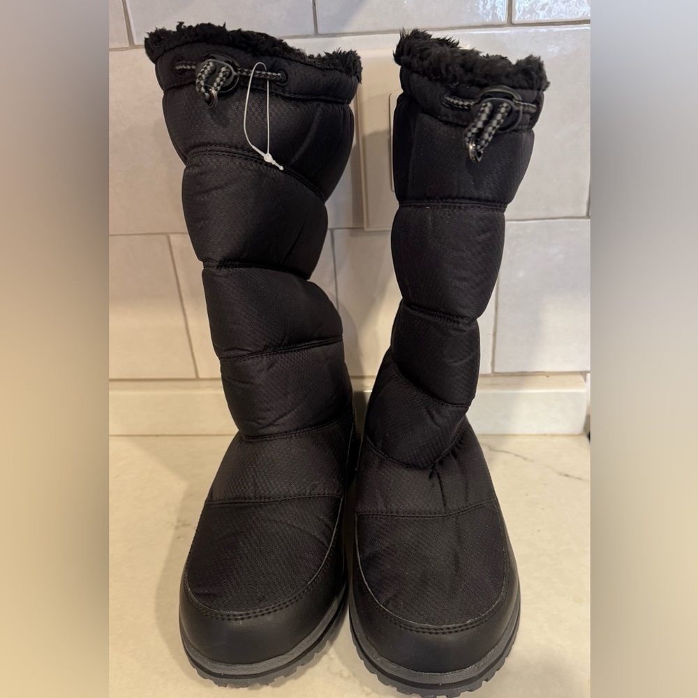 LL Bean Ultralight Tall kids snow. Never worn. Still has plastic tag.